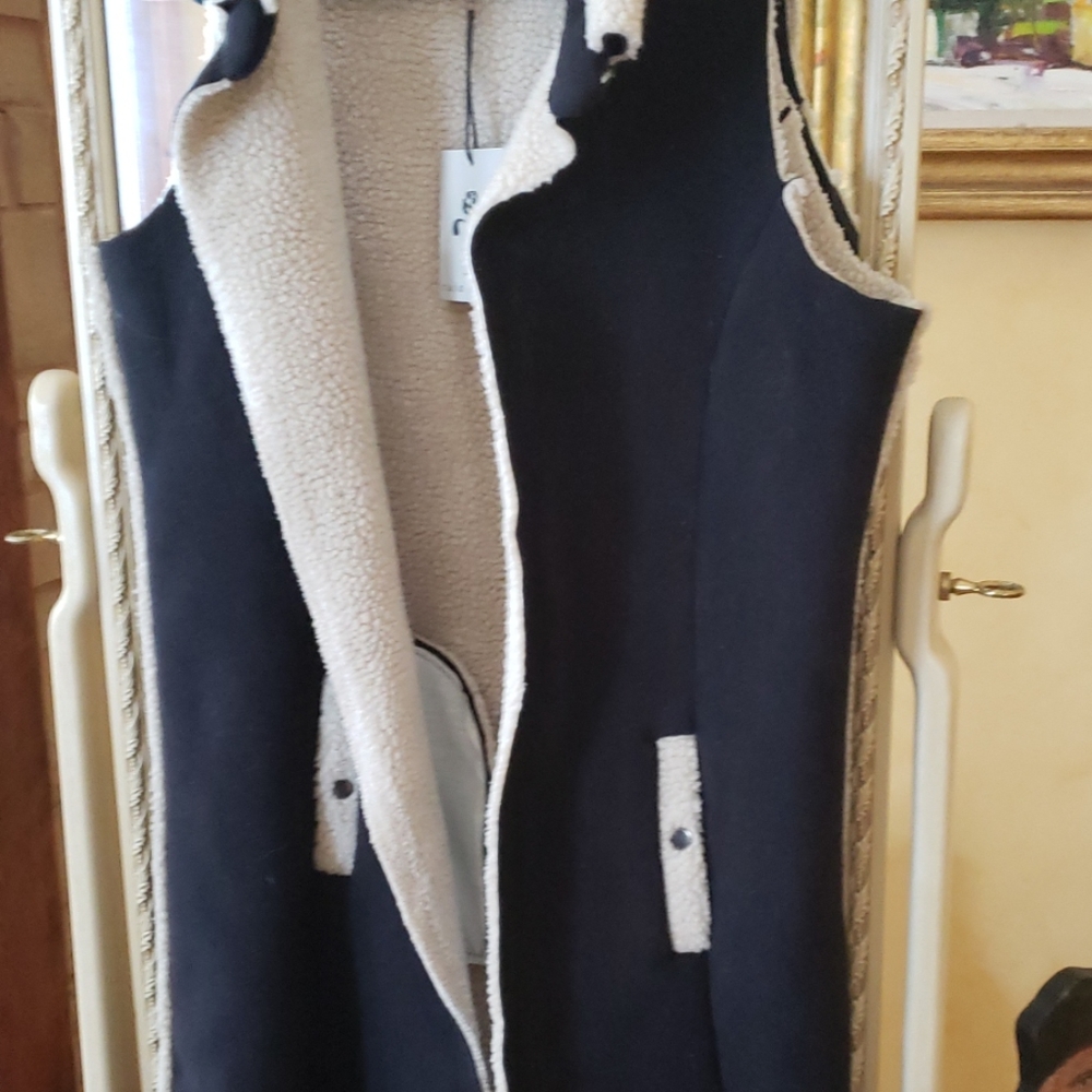 Vest - Picture 4 of 5